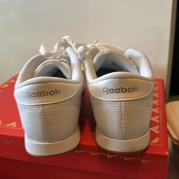 Reebok women’s princess sneaker - Picture 4 of 6